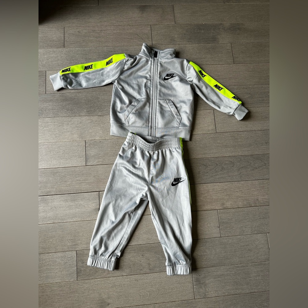 Baby toddler boy Nike gray and neon full zip running track suit set 2 piece 12M
